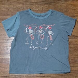 🔵3/$13 Zoe + Liv Graphic Tee